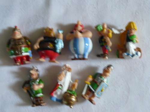 ASTERIX KINDER JOY FIGURINES X 8