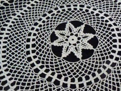 HAND CROCHETED TABLE CLOTH COTTON