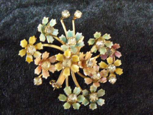 VINTAGE LIKE BROOCH