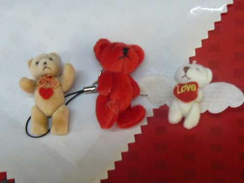 3X MINIATURE TEDDYS FOR VALENTINE
