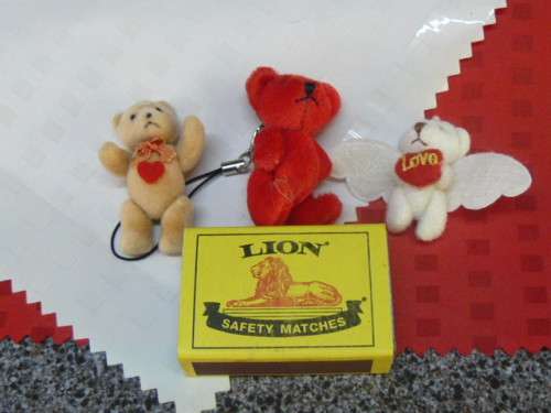 3X MINIATURE TEDDYS FOR VALENTINE