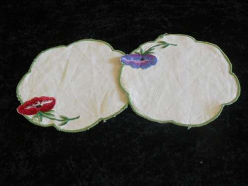 VINTAGE COTTON DOILIES