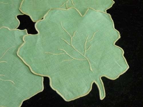 VINTAGE COTTON DOILIES X 4