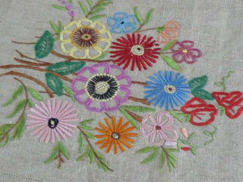 VINTAGE COTTON TABLE RUNNER