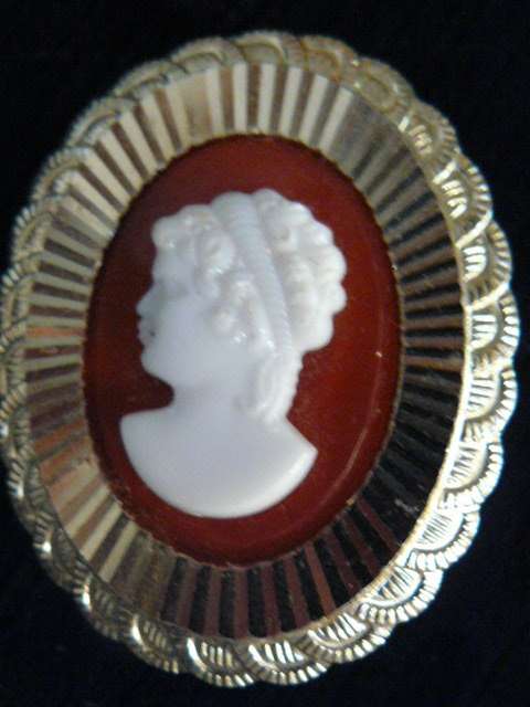 CAMEO LIKE BROOCH