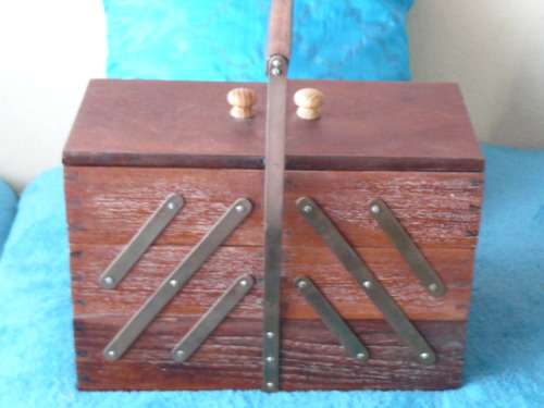 LARGE WOODEN PULL OUT TRAY WITH BRASS VINTAGE SEWING BASKET!@!@!@!
