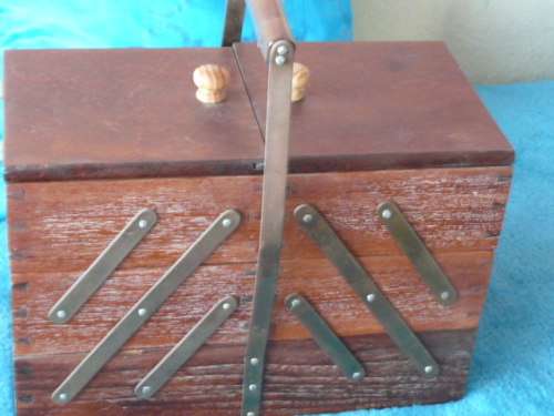LARGE WOODEN PULL OUT TRAY WITH BRASS VINTAGE SEWING BASKET!@!@!@!