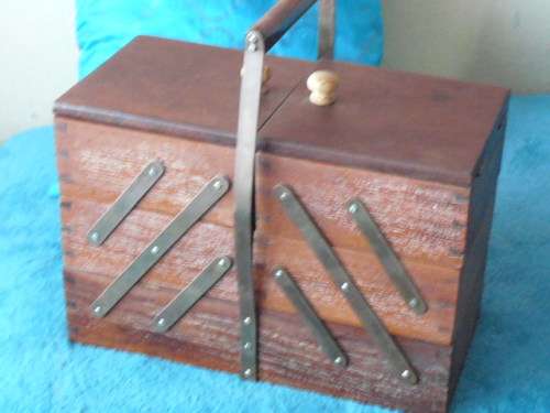 LARGE WOODEN PULL OUT TRAY WITH BRASS VINTAGE SEWING BASKET!@!@!@!