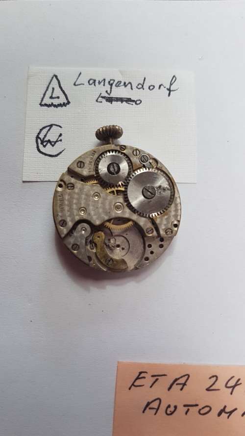 Lot of watch movements for repais or spares