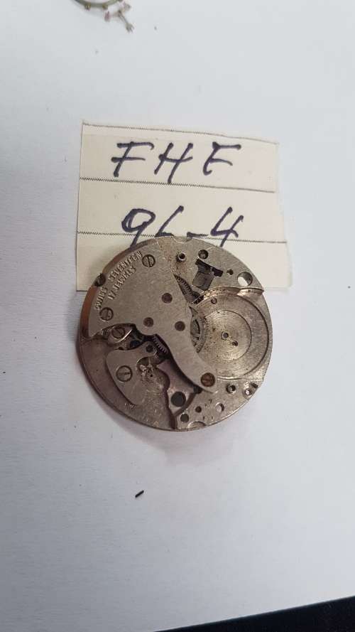 Lot of watch movements for repais or spares