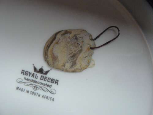 ROYAL DECOR HANDDECORATED PLATES X 2