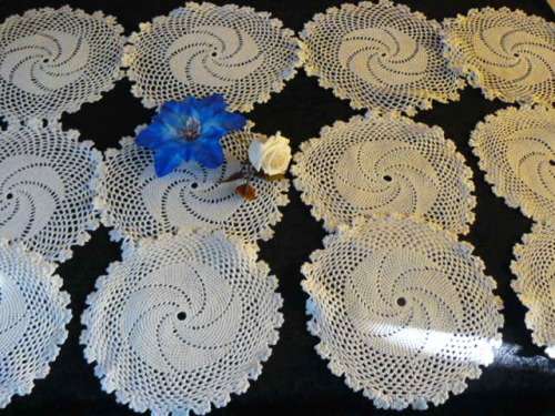 VINTAGE COTTON DOILIES LOT OF X 12 WHITE