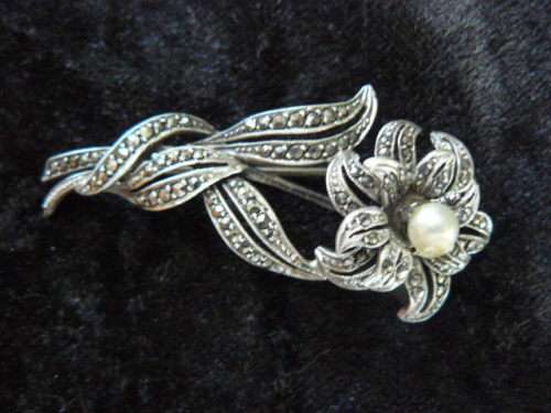 MARCAXZITE FASHION SILVER TONED BROOCH