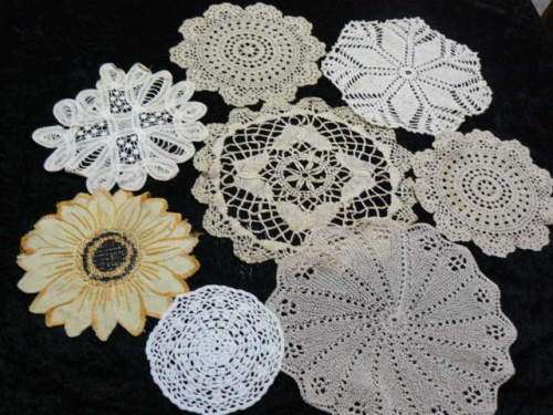MIXED LOT OF FINE VINTAGE COTTON DOILIES