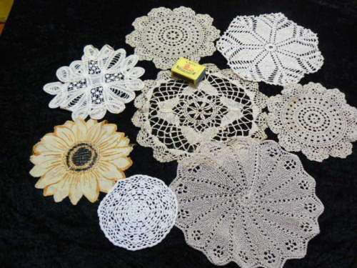 MIXED LOT OF FINE VINTAGE COTTON DOILIES