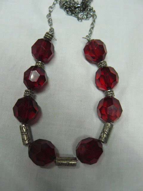 NECKLACE GLASS BEADS