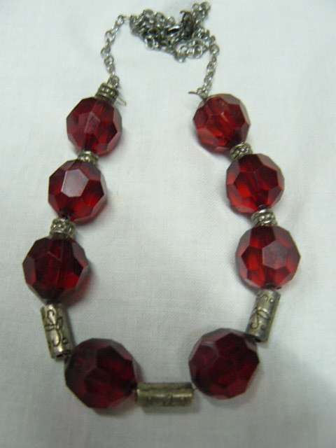 NECKLACE GLASS BEADS