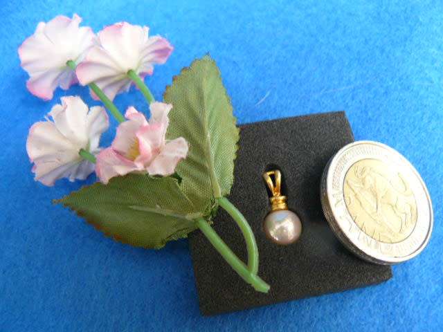 FOUX PEARL PENDANT