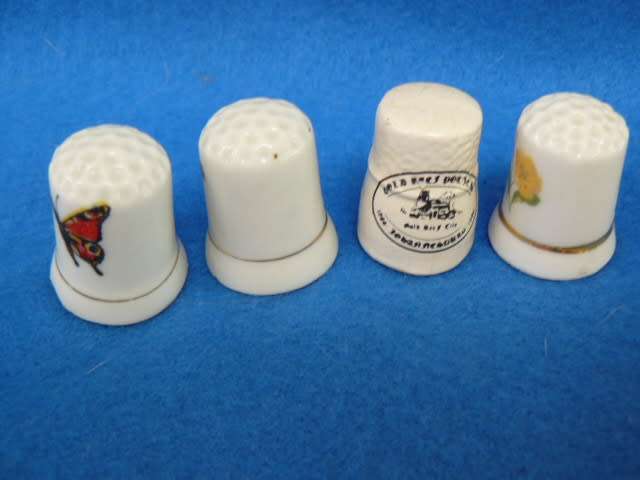 THIMBLES PORCELAIN X 4