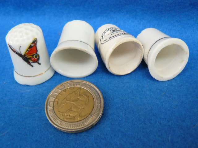 THIMBLES PORCELAIN X 4