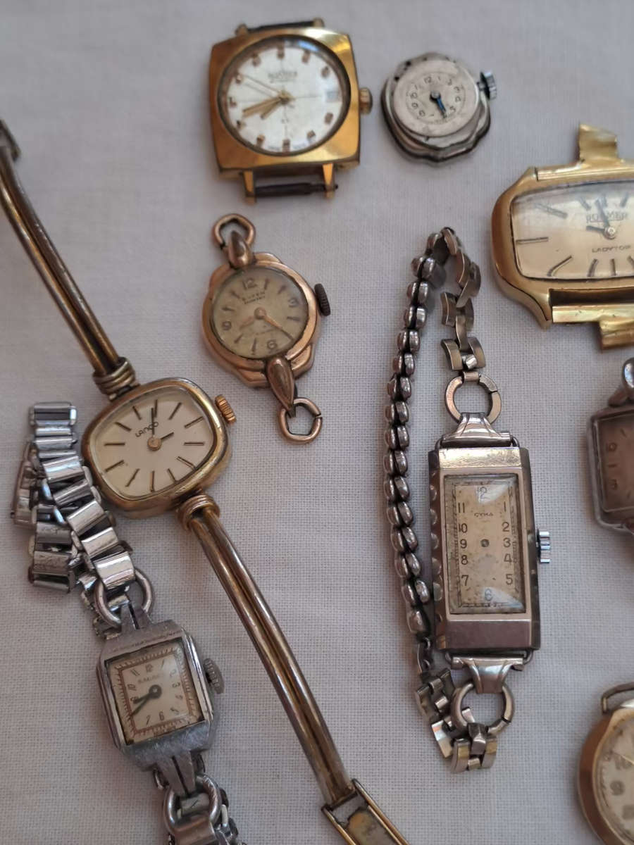 Lot 16. Lot of ladies watches for spares or repairs
