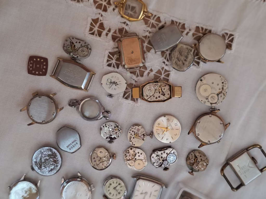 Lot 17 various ladies watches movement and housings