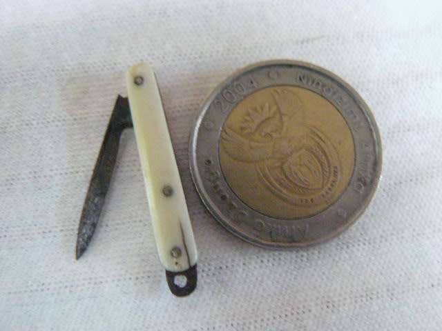 MINIATURE POCKET KNIFE