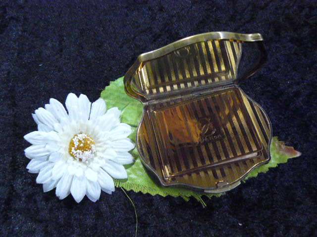 VINTAGE POWDER COMPACT STRATTON ENGLAND