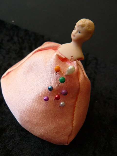 HAND MADE PIN CUSHION WITH PORCELAIN HEAD 10,5 CM
