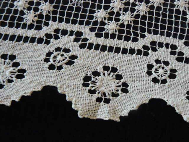 VINTAGE COTTON TABLE CLOTH