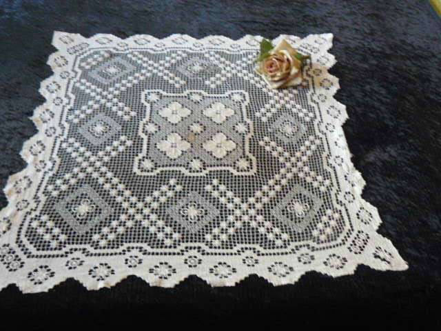 VINTAGE COTTON TABLE CLOTH