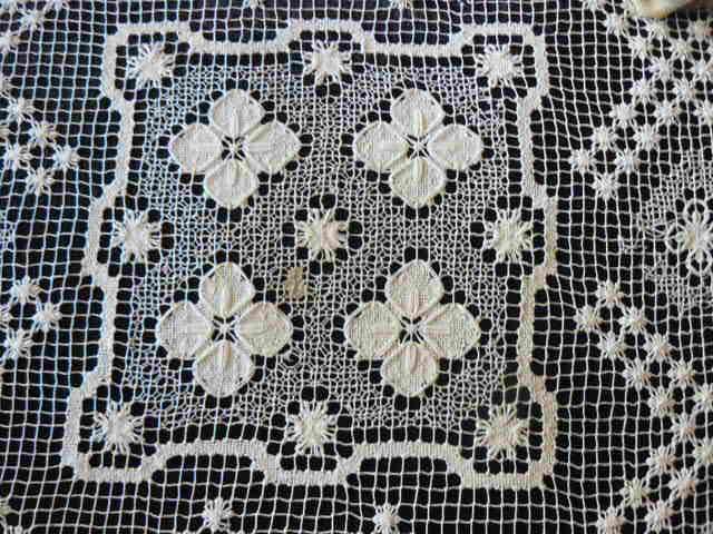 VINTAGE COTTON TABLE CLOTH