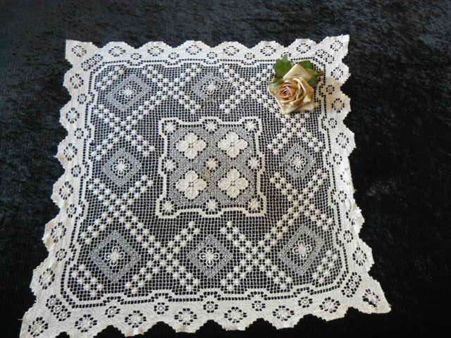 VINTAGE COTTON TABLE CLOTH