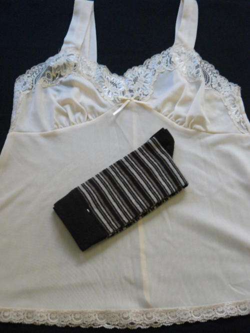 1 CANISOLE WOOLWORTHS SIZE 10 AND 1 PAIR OF SOCKS