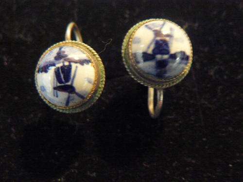 UNUSUAL DELFT EARINGS @@@@@ SOOOO CUTE FOR THE DELFT COLLECTOR!!!