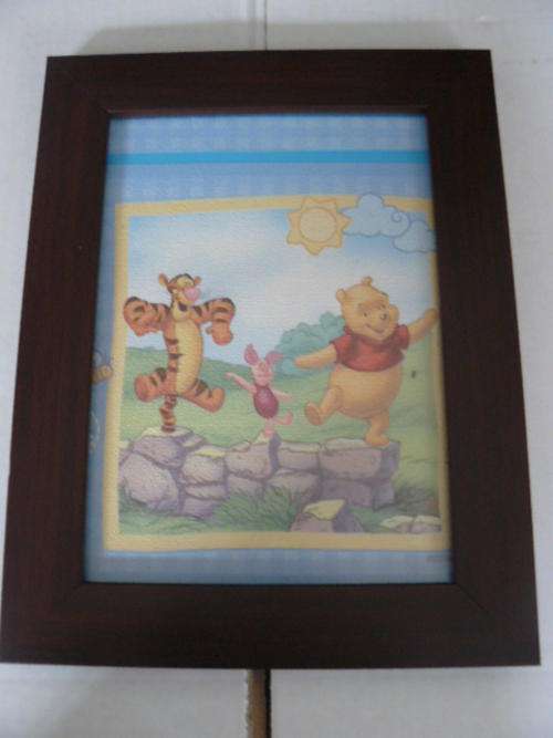 LOVELY FRAMED POOH BEAR PICTURE