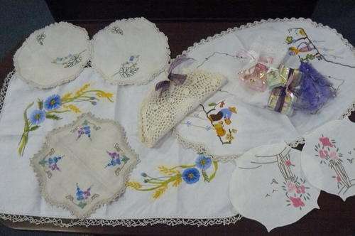 LOVELY LOT OF 100% COTTON DOILLIES AND FREE GIFT PLEASE HAVE A LOOK !!!!!!@@@@@!!!!!!