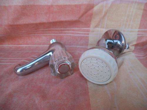 SHOWER HEAD & TAP