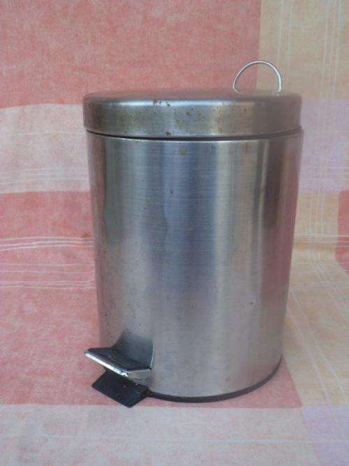 STAINLESS STEEL BATHROOM DUSTBIN