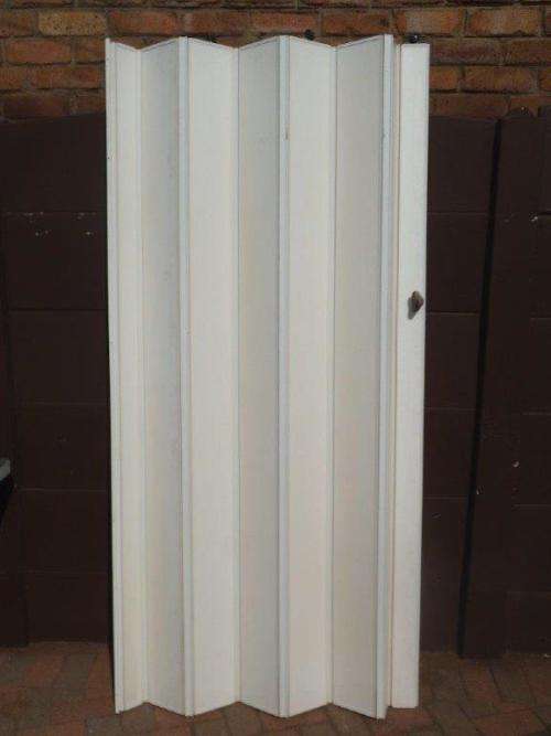 WHITE INTERIOR FOLDING DOOR