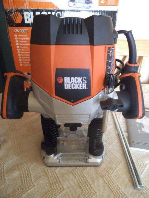 BLACK & DECKER KW900E 1200W PLUNGE ROUTER