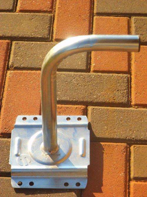 WALL MOUNTING MINI AERIAL SATELLITE DISH / CCTV BRACKET POLE