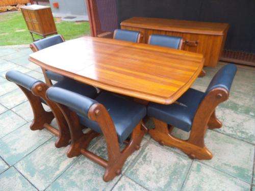 6 SEATER DINING ROOM SET WITH SIDEBOARD