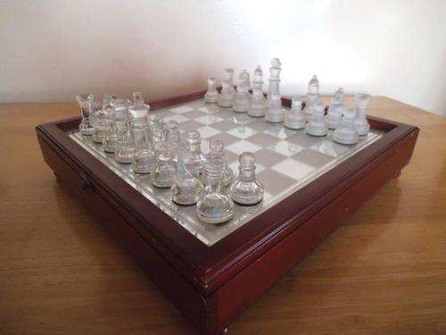 GLASS CHESS SET