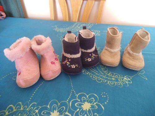 LOT BABY BOOTS