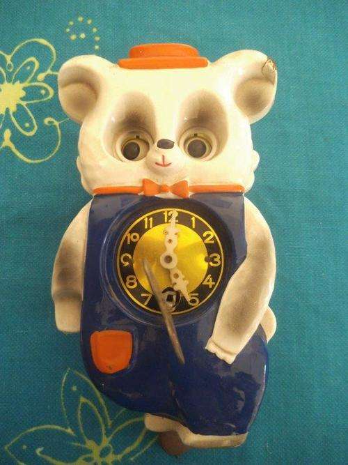 VINTAGE TEDDY BEAR WIND-UP CLOCK