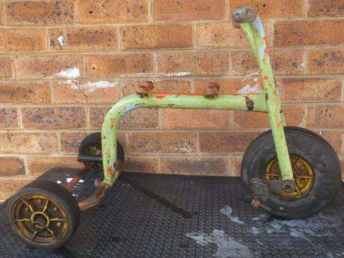 VINTAGE TOM-TOM TRICYCLE