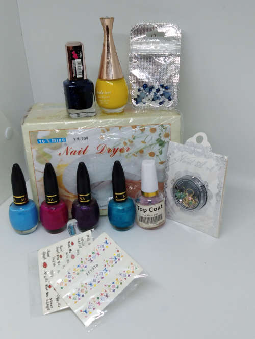 NAIL POLISH KIT WITH DRYER