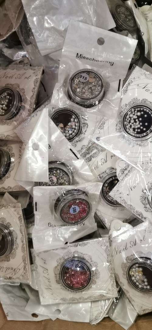 CLEARENCE SALES Nail Art Pot ( Send Random ONLY )