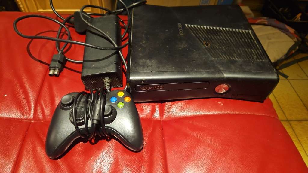 Xbox 360 with 11 games